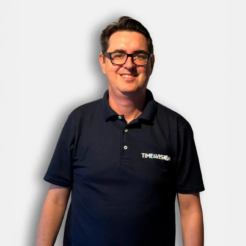 Kliferson Sancler dos Santos - Sócio Diretor Kliferson Sancler dos Santos, um dos idealizadores da Time&Vision Transportes, empresa sediada em Itajaí, Santa Catarina, especialista em Transporte Rodoviário, Transporte de Cargas Excedentes e Peação de Cargas.